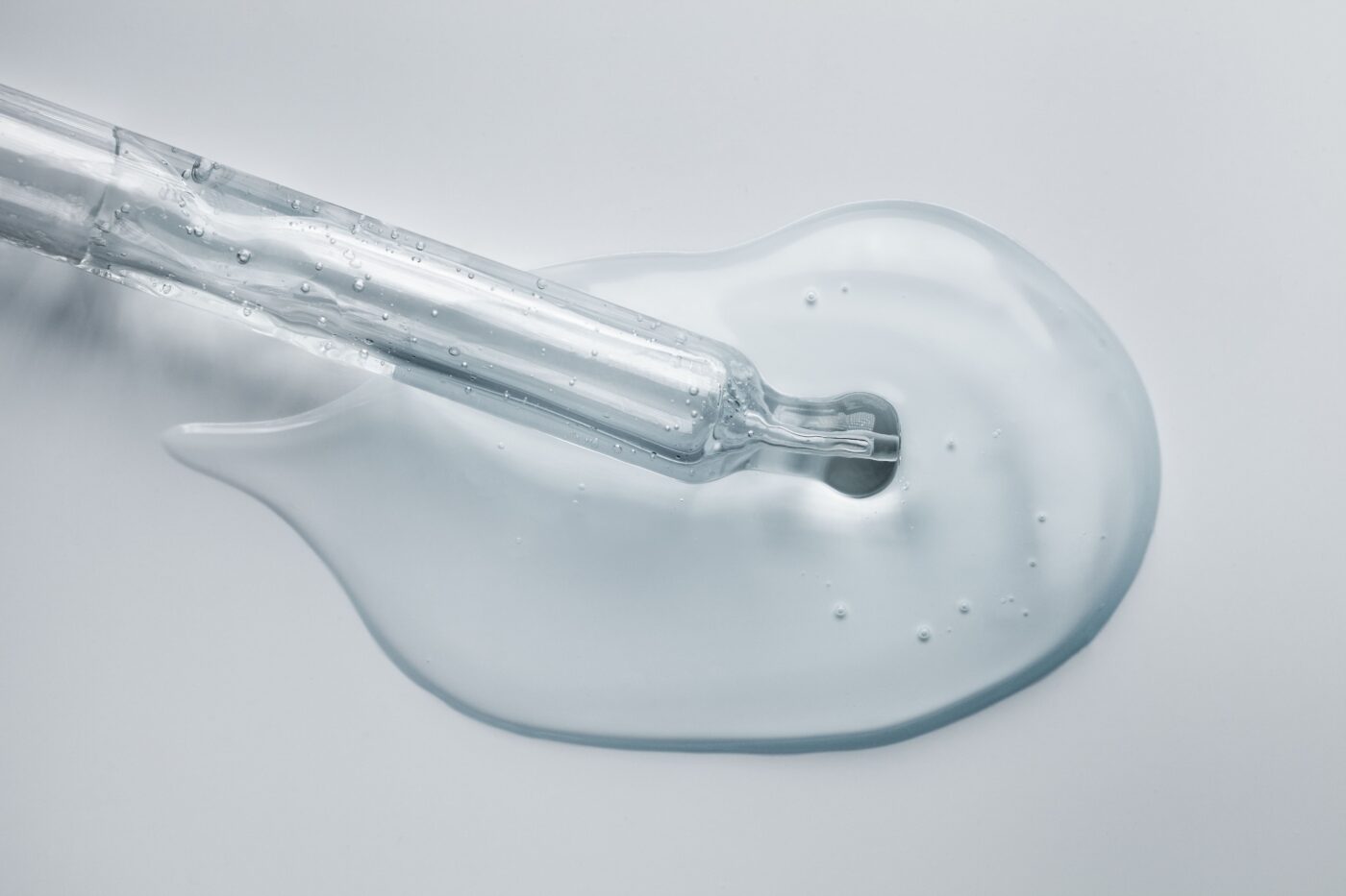 Pipetta con gel cosmetico trasparente per lo sviluppo cosmetico conto terzi Neula